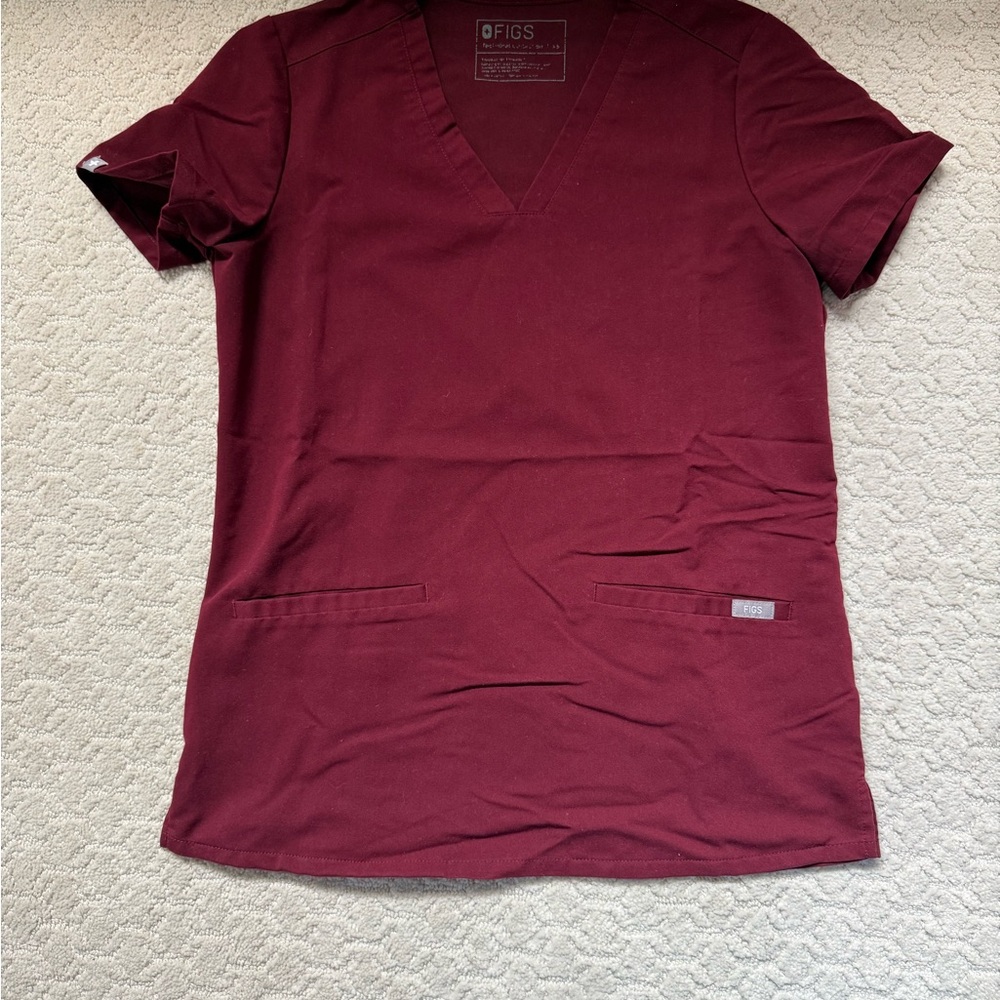 Figs Casma 3 Pocket Maroon Scrub Top